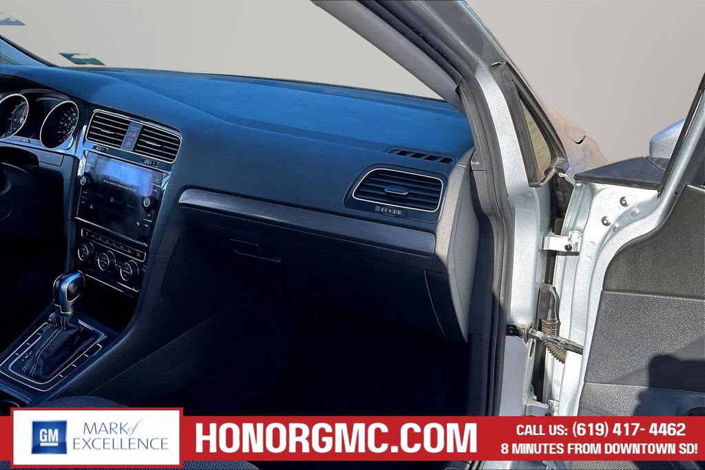 Used 2019 Volkswagen e-Golf SE w/ Driver Assistance Package FWD image 25