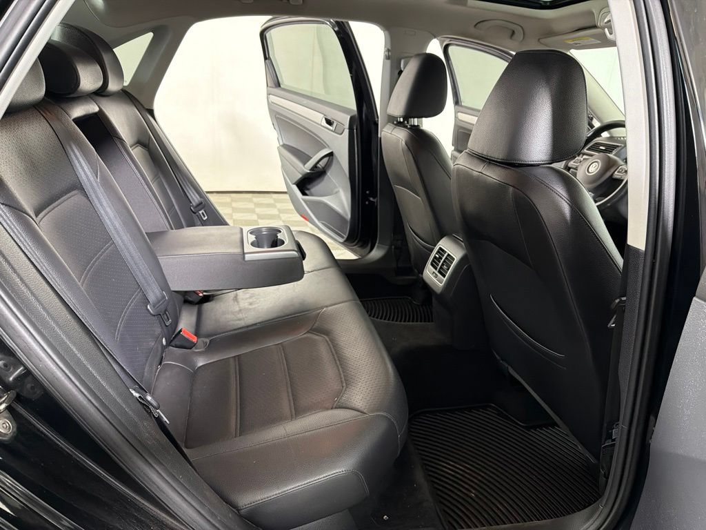 Used 2014 Volkswagen Passat TDI SE FWD image 23