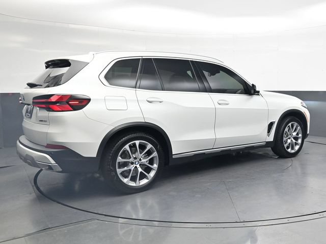 Certified 2026 BMW X5 xDrive40i w/ Premium Package AWD/4WD image 4