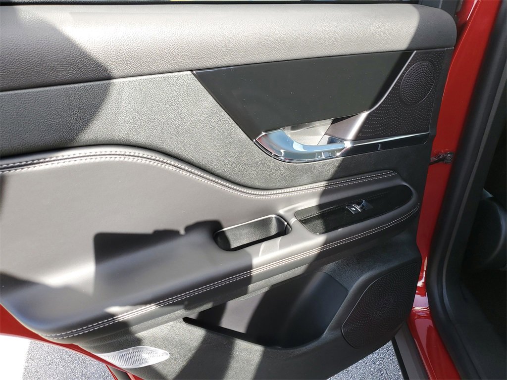 New 2026 Lincoln Corsair Premiere image 9