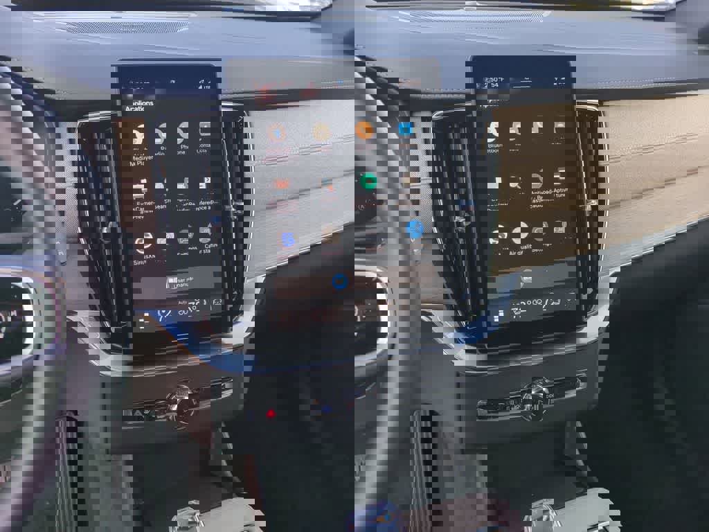 New 2026 Volvo XC90 B5 Plus w/ Protection Package Premier image 21