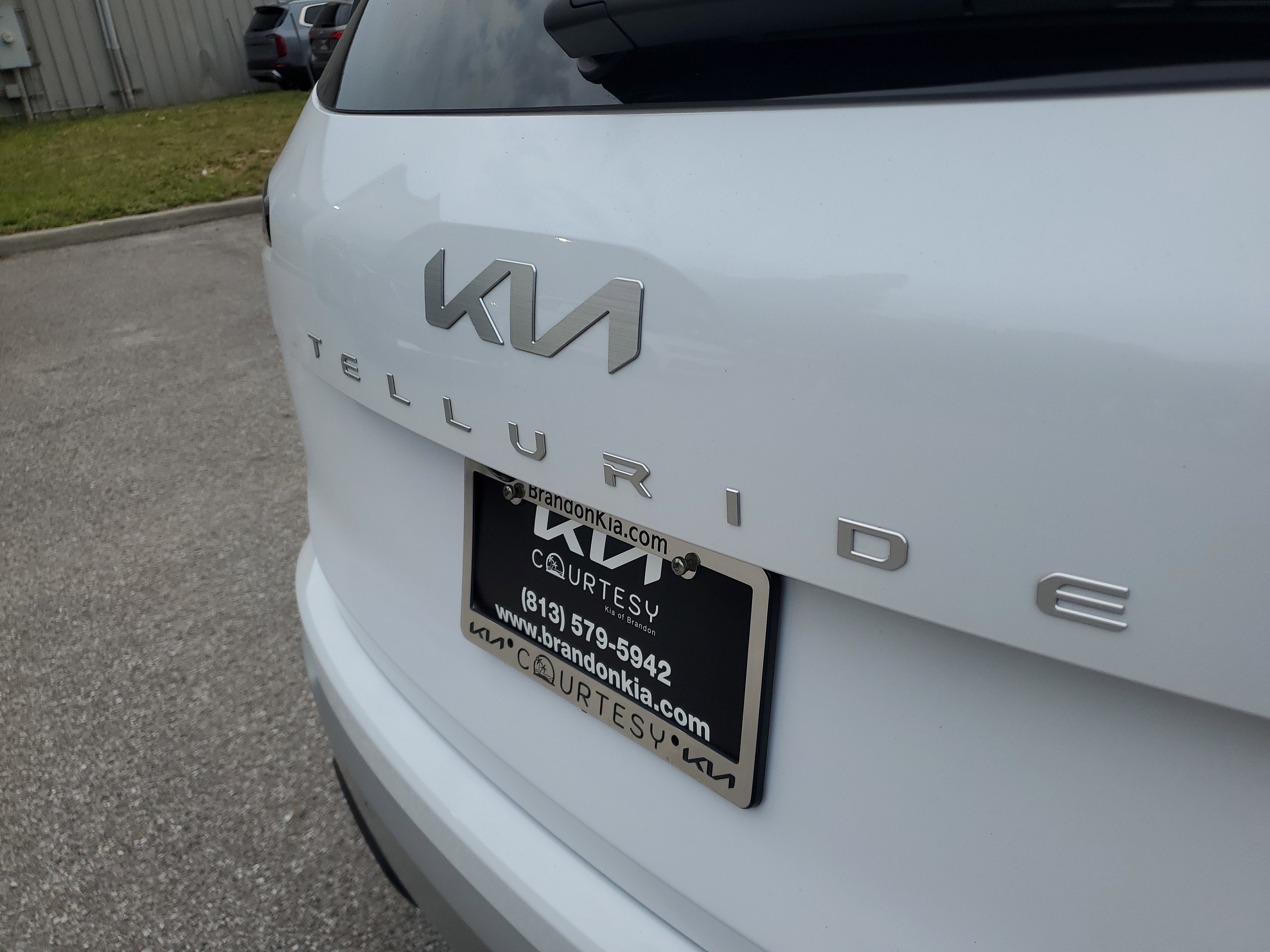 Used 2024 Kia Telluride SX Prestige w/ Towing Package AWD/4WD image 8
