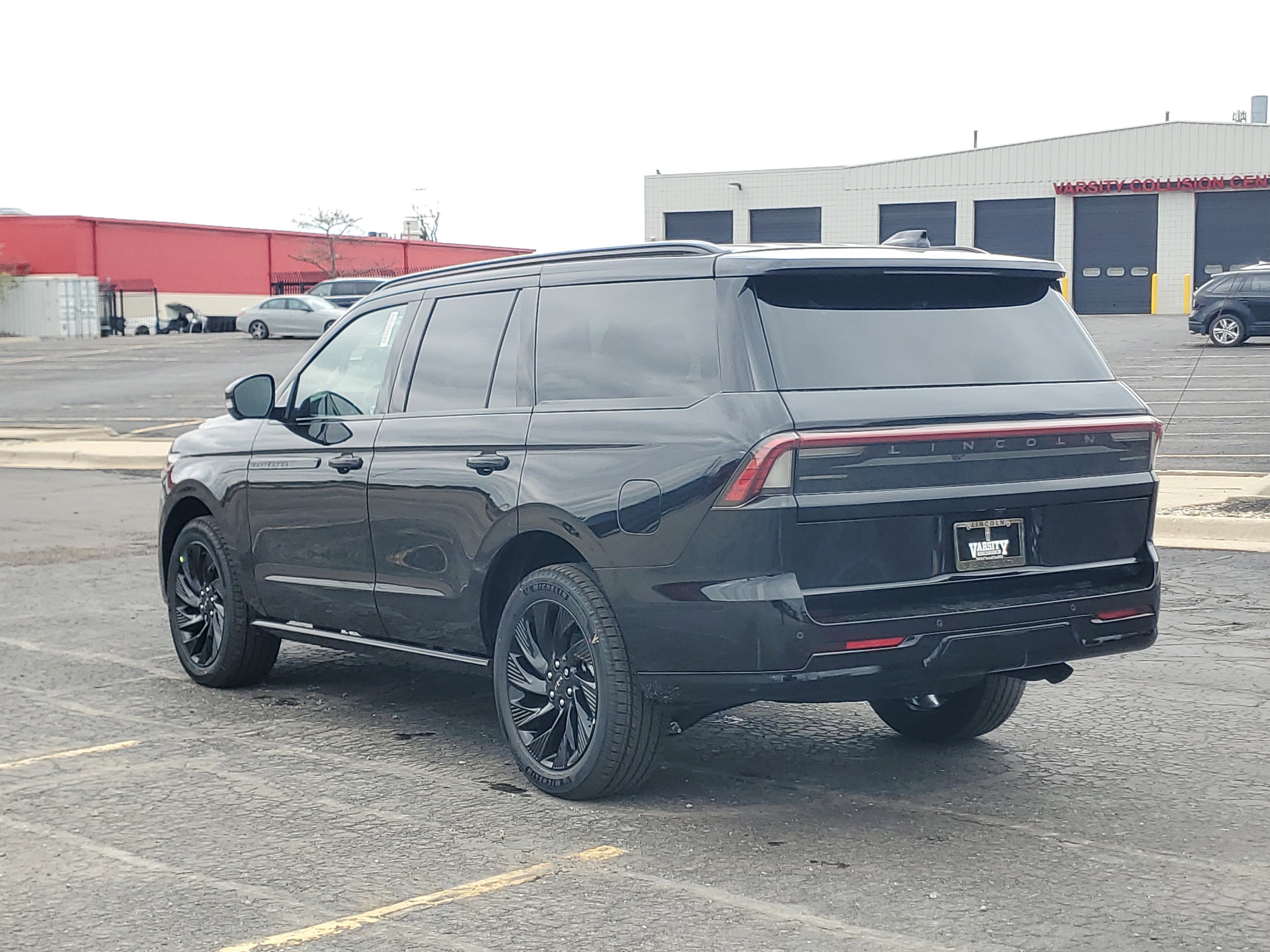 New 2026 Lincoln Navigator Reserve AWD/4WD image 3