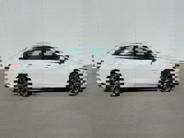 Used 2021 Chevrolet Malibu LT image 2