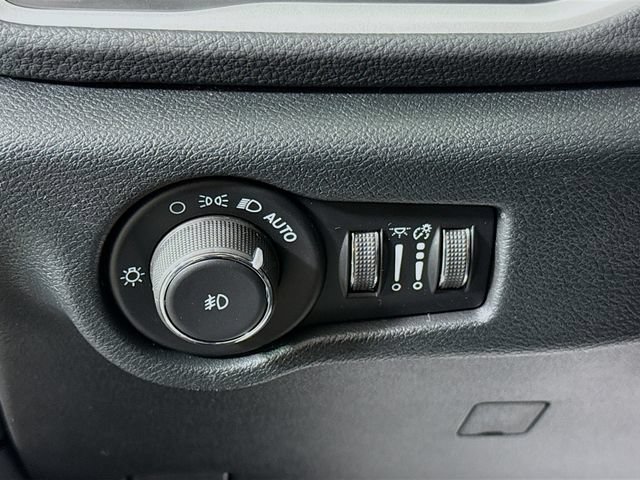 New 2026 Chrysler Pacifica Select w/ S Appearance Package FWD image 10