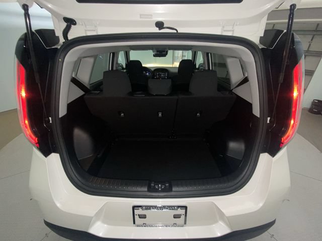 Used 2023 Kia Soul LX w/ Option Group 015 FWD image 22