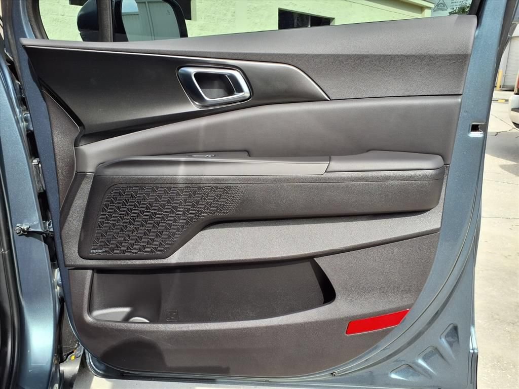 Used 2026 Kia Carnival SX Prestige FWD image 11