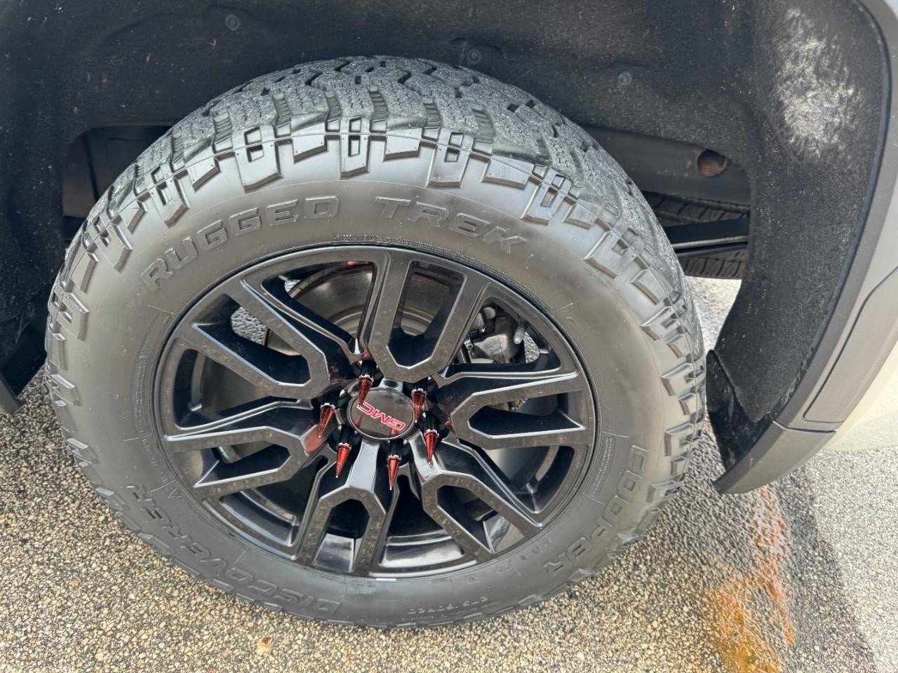 Used 2019 GMC Sierra 1500 Elevation w/ Elevation Value Package AWD/4WD image 6