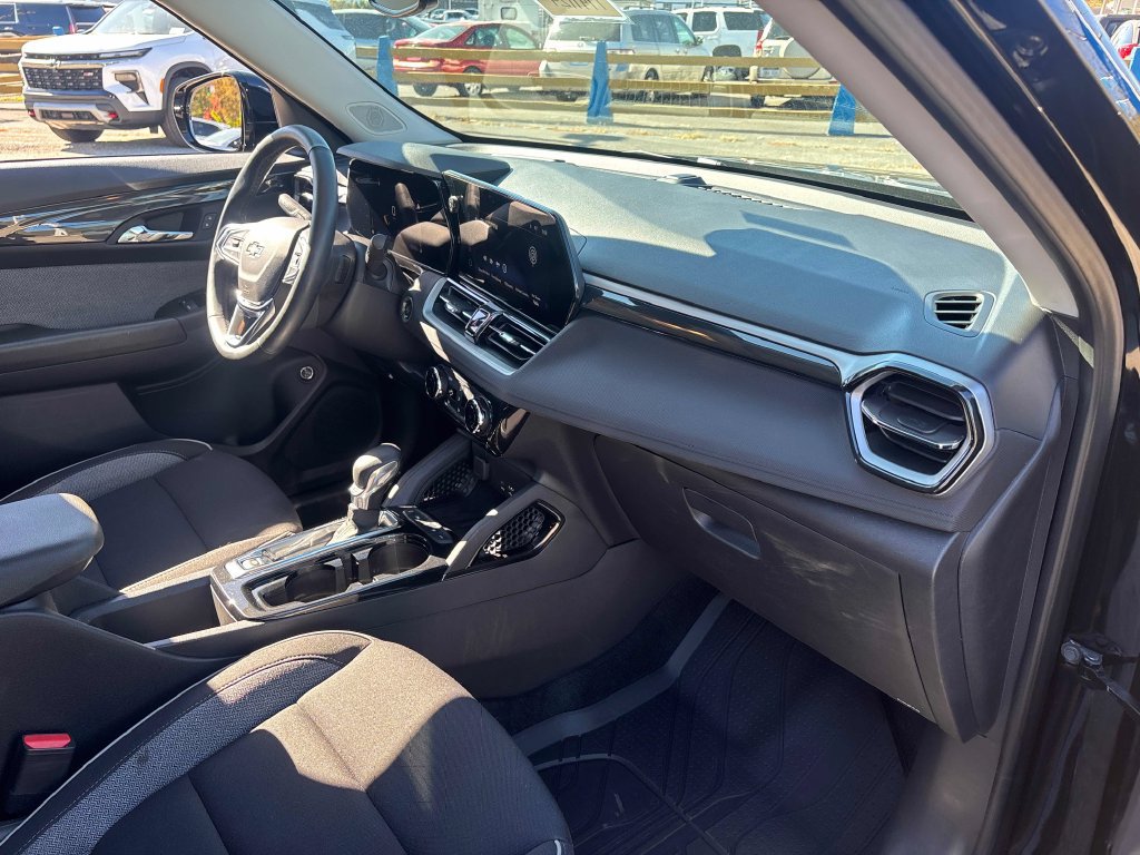 Used 2026 Chevrolet TrailBlazer LT w/ Convenience Package AWD/4WD image 27