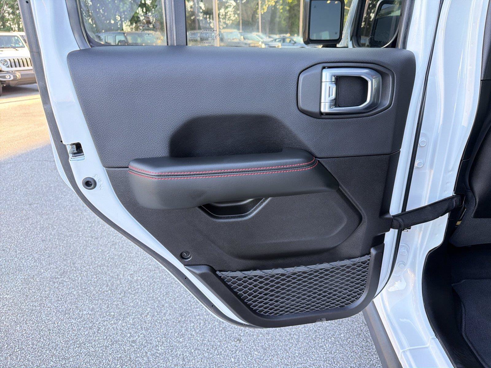 Used 2026 Jeep Wrangler Unlimited Rubicon AWD/4WD image 20