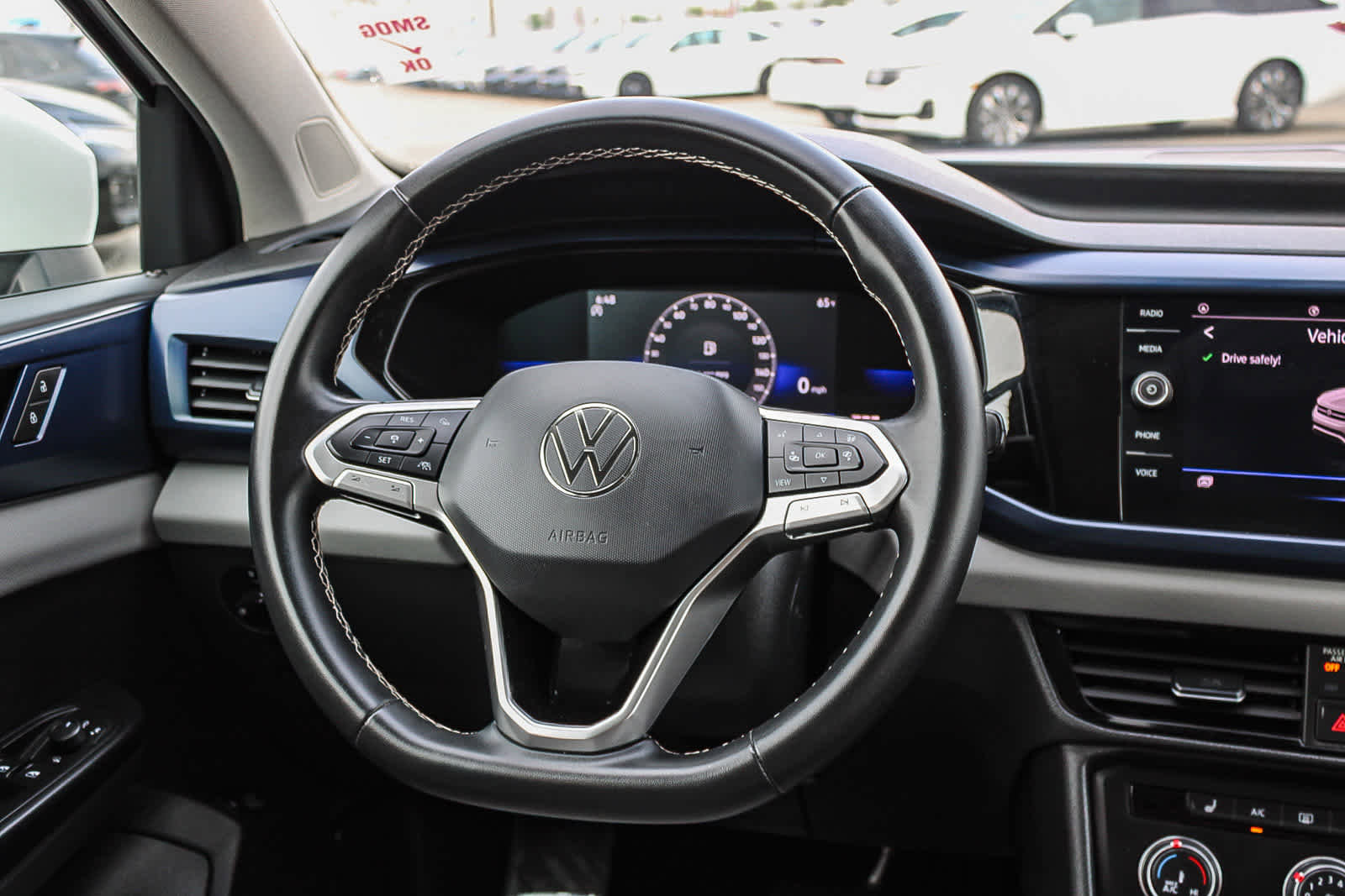 Used 2022 Volkswagen Taos SE w/ Panoramic Sunroof Package FWD image 15