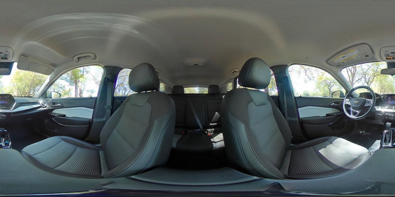 Used 2025 Chevrolet Trax LT w/ LT Convenience Package image 38