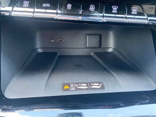 Used 2026 Chevrolet Traverse RS AWD/4WD image 14