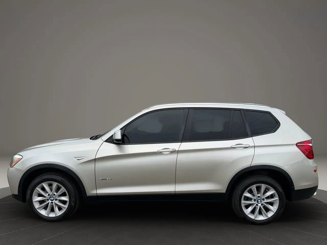 Used 2017 BMW X3 sDrive28i image 5