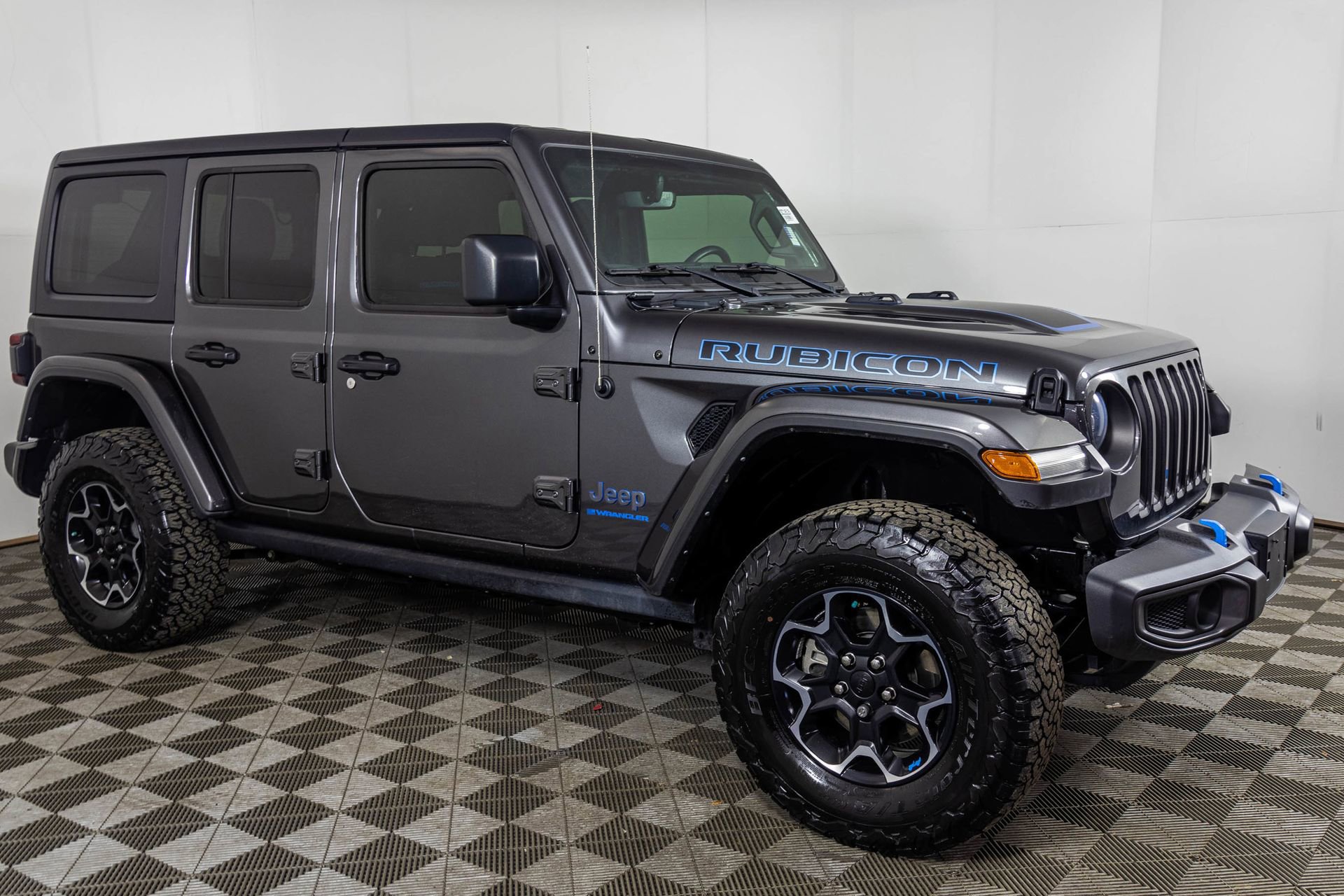 Used 2023 Jeep Wrangler Unlimited Rubicon 4xe w/ Cold Weather Group image 13