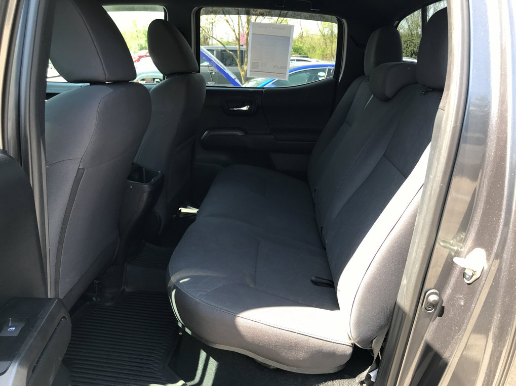 Used 2019 Toyota Tacoma TRD Sport AWD/4WD image 23