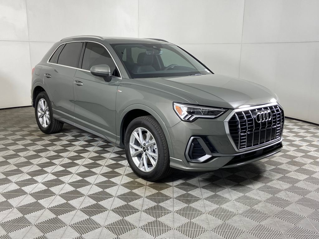 Used 2025 Audi Q3 2.0T Premium Plus w/ Premium Plus Package image 4