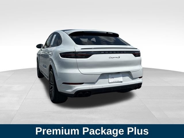 Used 2022 Porsche Cayenne S AWD/4WD image 3