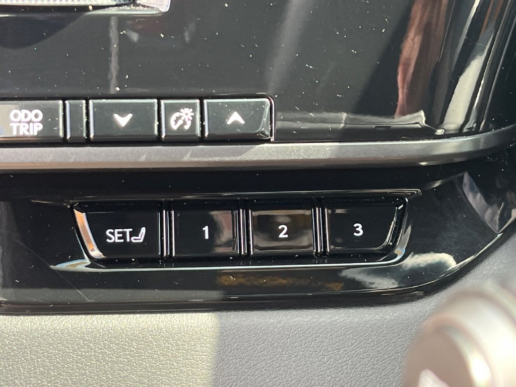 Used 2023 Lexus RX 350 Premium w/ Accessory Package AWD/4WD image 23