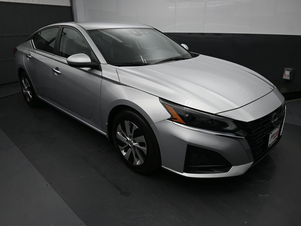 Used 2023 Nissan Altima 2.5 S image 4
