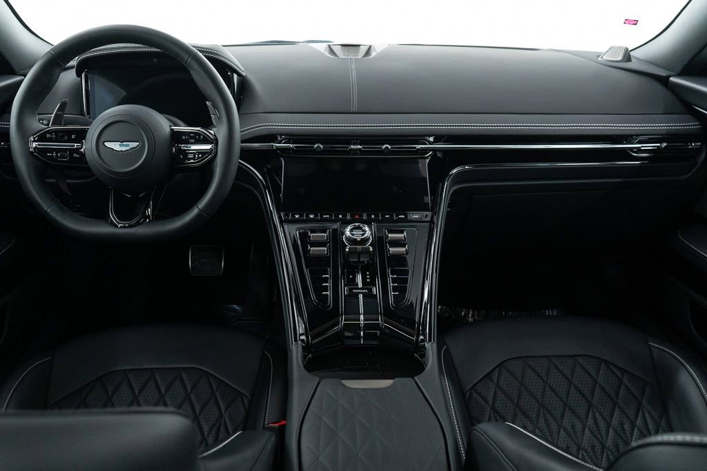 Used 2025 Aston Martin DB12 Coupe image 21