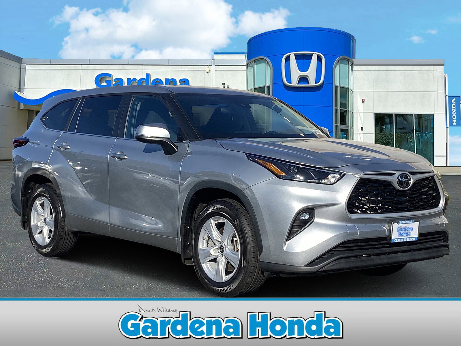 Used 2024 Toyota Highlander LE