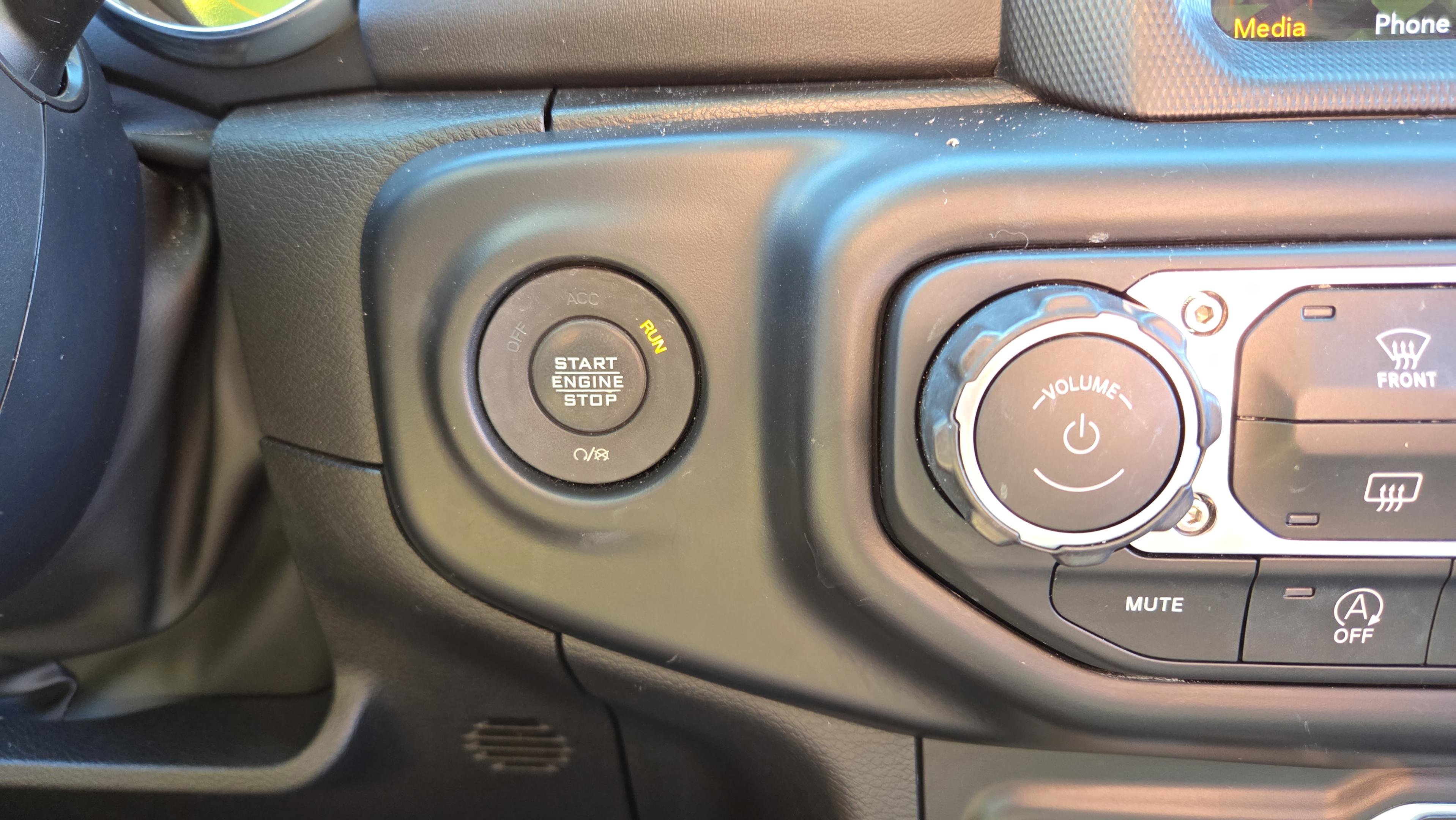 Used 2022 Jeep Wrangler Unlimited Sahara image 30