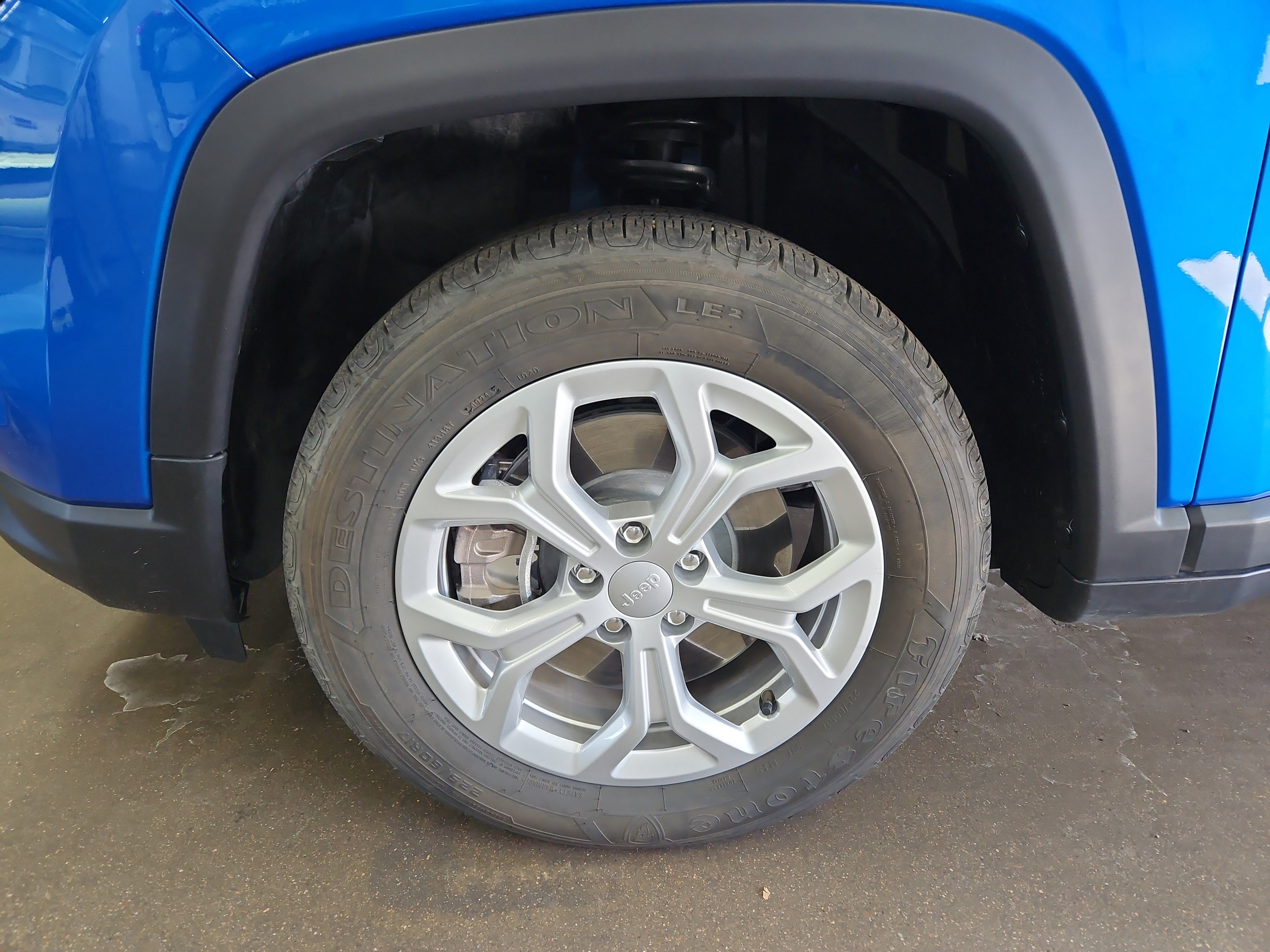 Used 2024 Jeep Compass Latitude image 21