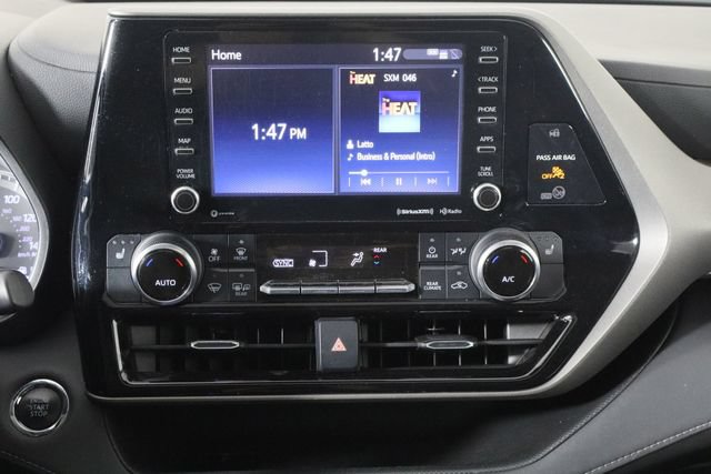 Used 2022 Toyota Highlander XLE FWD image 29