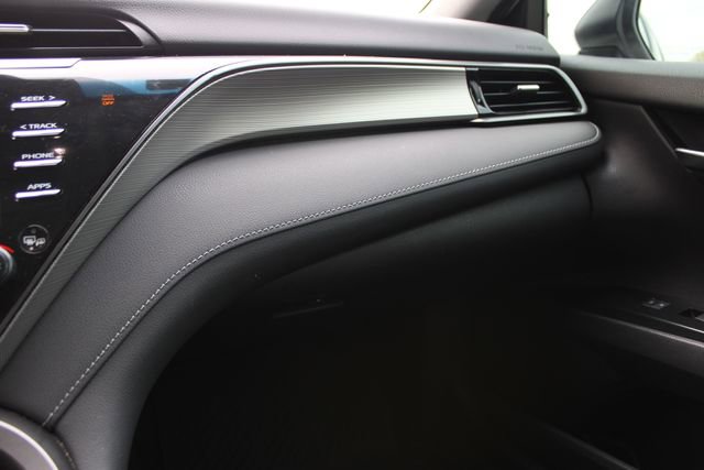 Used 2019 Toyota Camry SE w/ Sunroof Package image 21