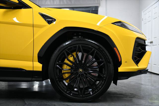 Used 2025 Lamborghini Urus SE AWD/4WD image 25