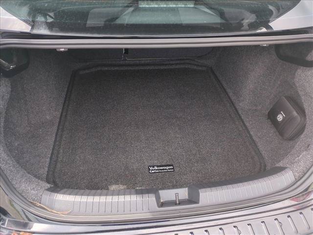 Used 2025 Volkswagen Jetta SE FWD image 6