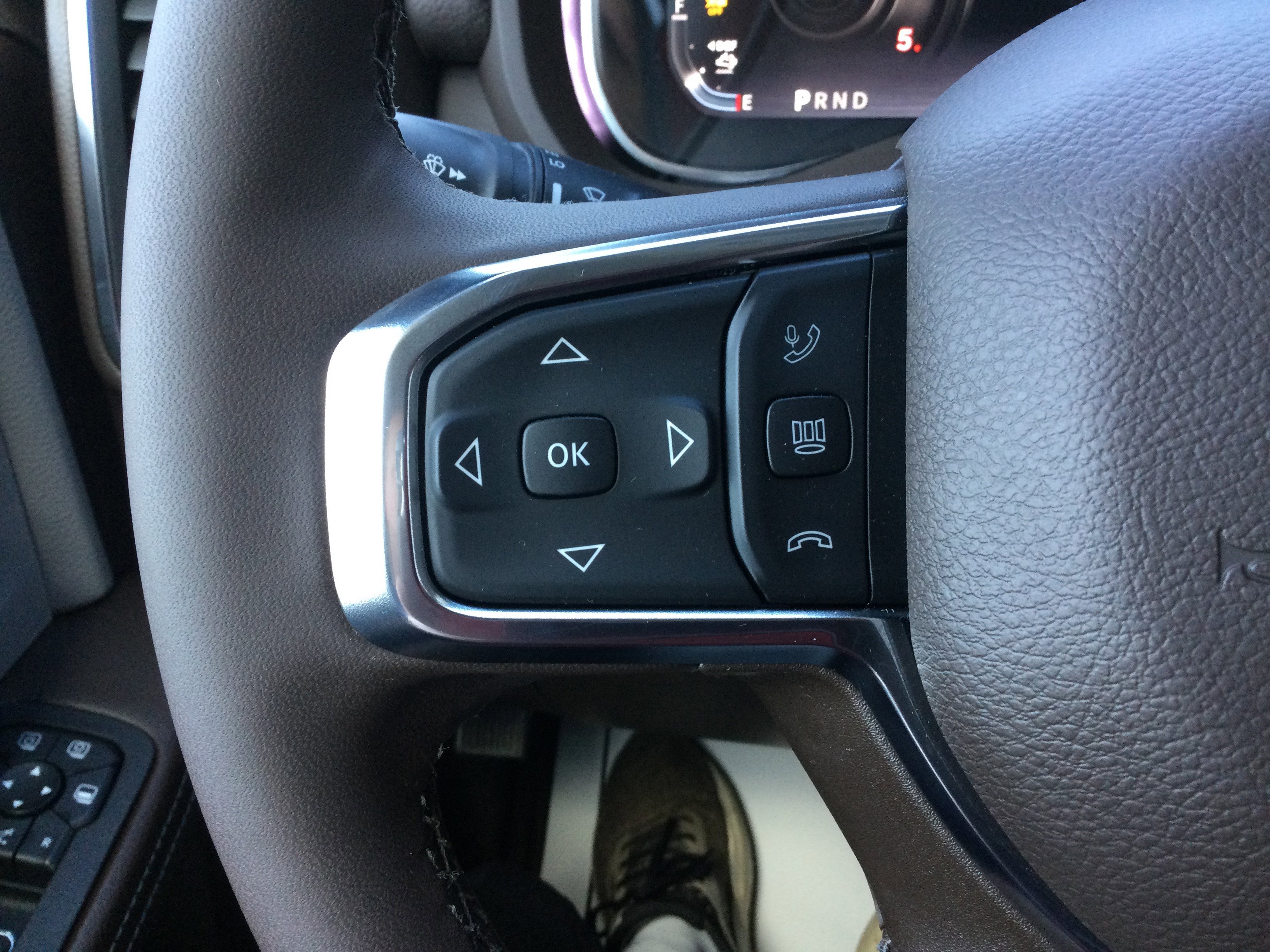 New 2026 RAM 2500 Laramie AWD/4WD image 14