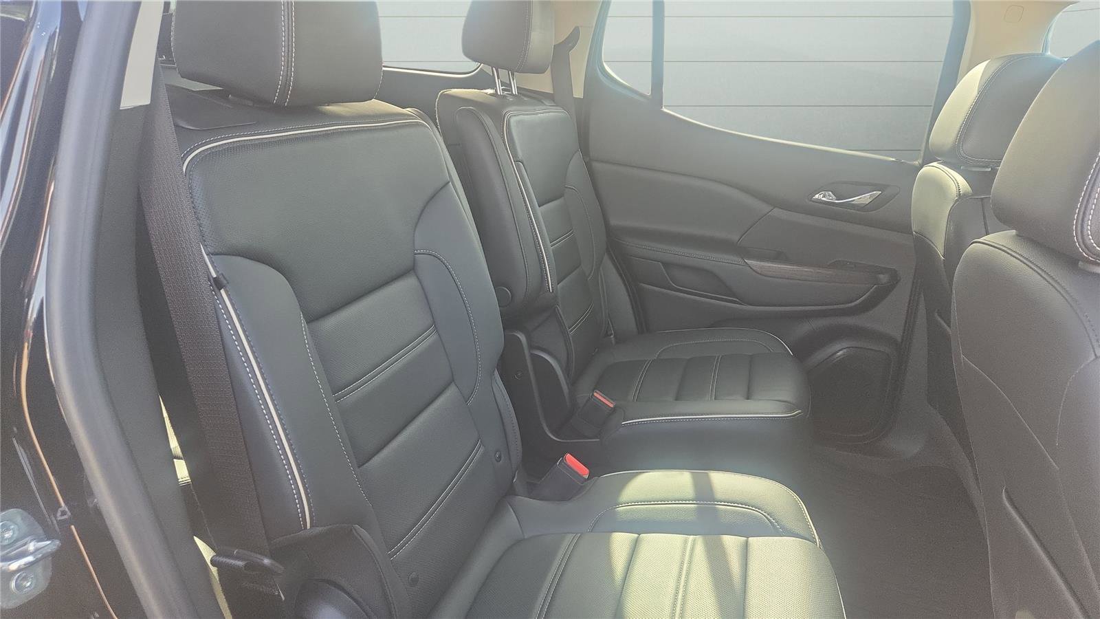 Used 2023 GMC Acadia Denali w/ Denali Ultimate Package image 27