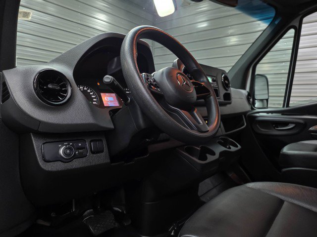 Used 2022 Mercedes-Benz Sprinter 2500 image 14