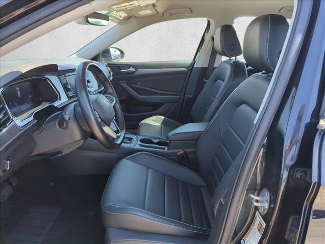 Used 2024 Volkswagen Jetta SE image 15