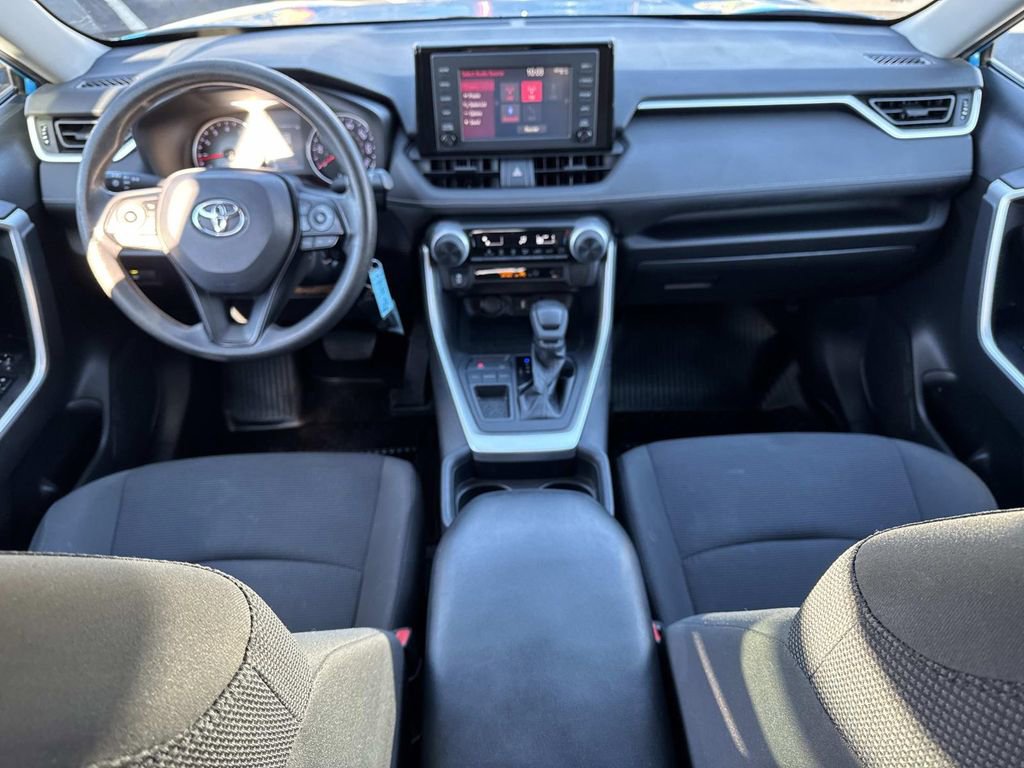 Used 2019 Toyota RAV4 LE image 14