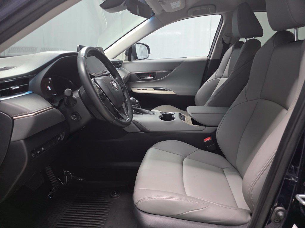 Used 2023 Toyota Venza XLE AWD/4WD image 8