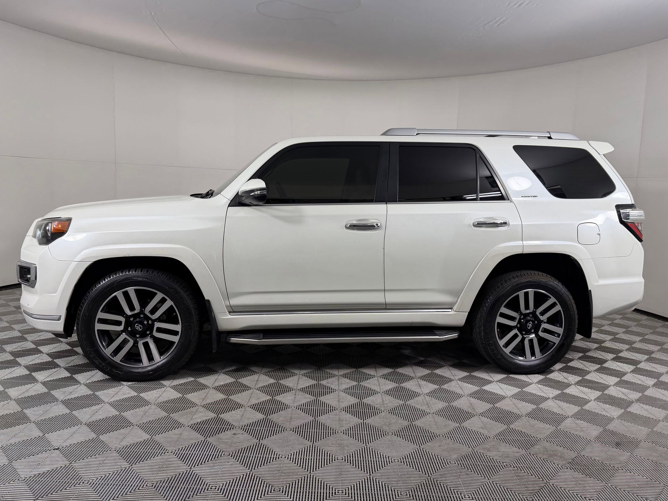 Certified 2021 Toyota 4Runner Limited AWD/4WD image 2