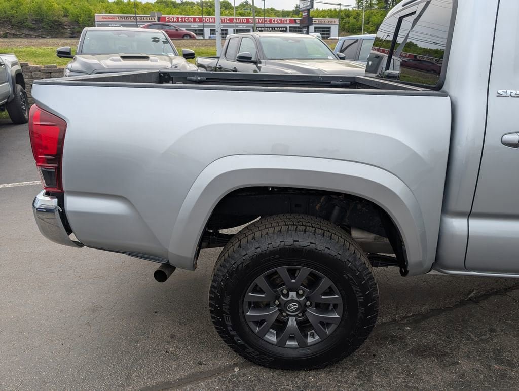 Used 2023 Toyota Tacoma SR5 AWD/4WD image 8