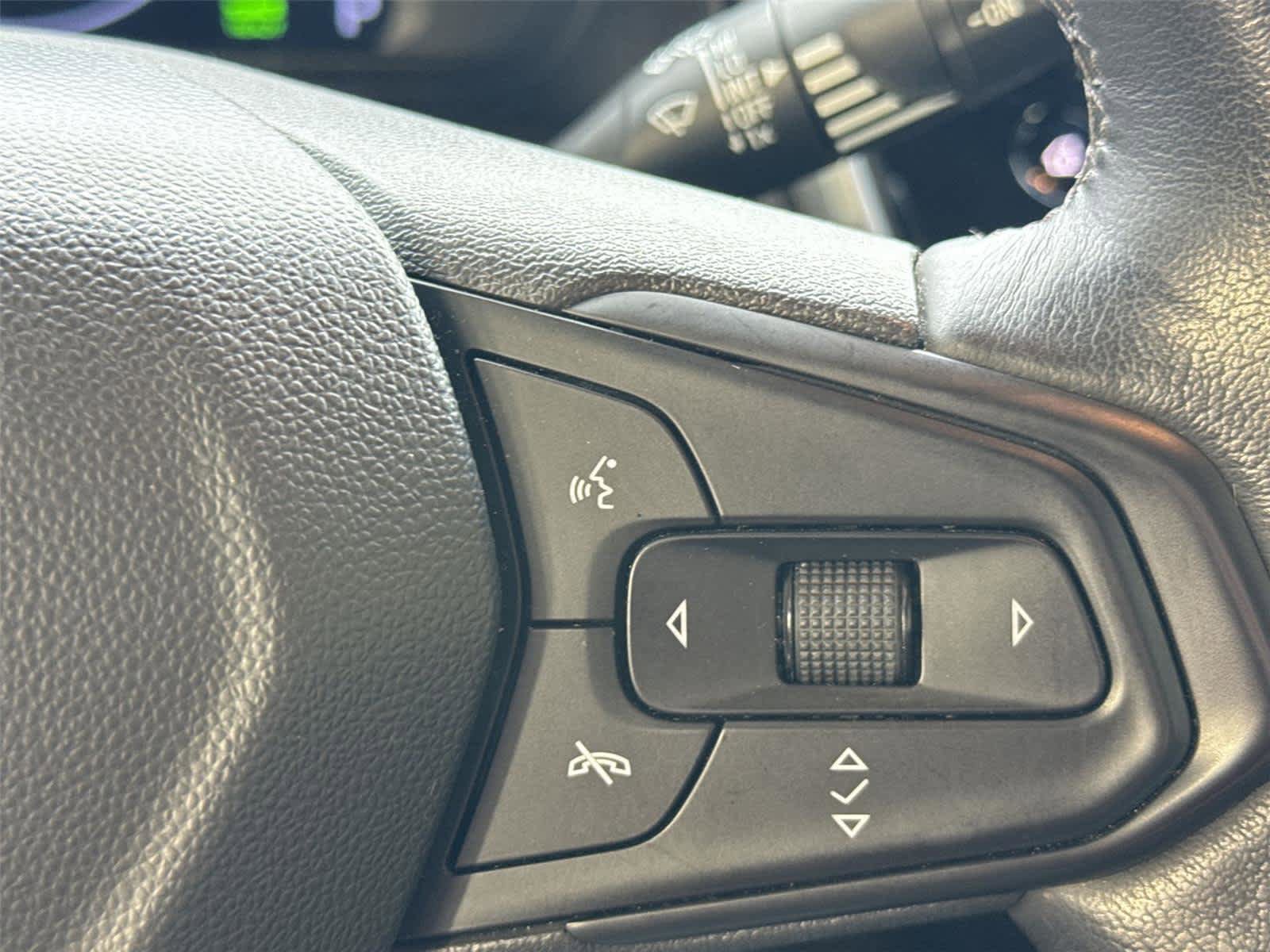 Used 2023 Chevrolet Bolt LT w/ Infotainment Package FWD image 24