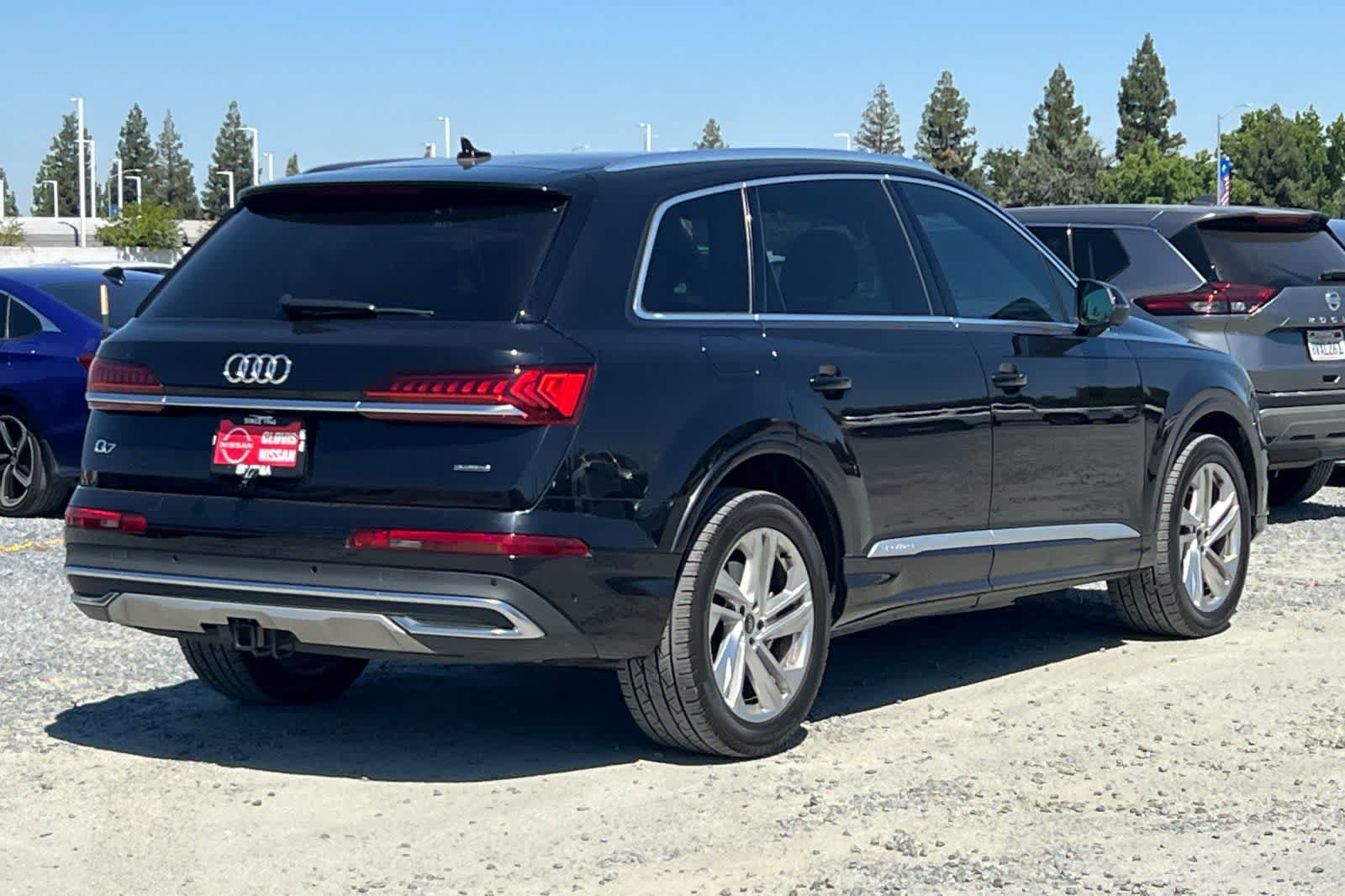 Used 2021 Audi Q7 2.0T Premium w/ Convenience Package AWD/4WD image 3