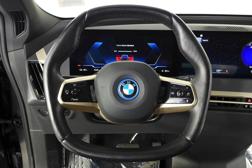 Used 2023 BMW iX xDrive50 w/ Sport Package AWD/4WD image 25