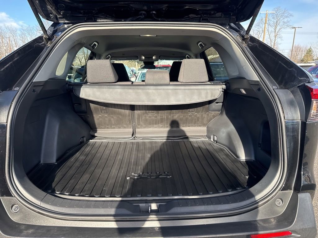 Used 2023 Toyota RAV4 LE image 16