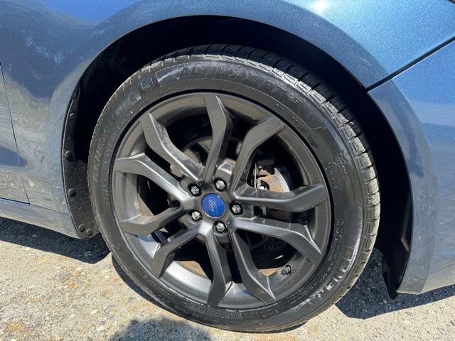 Used 2018 Ford Fusion SE w/ Equipment Group 201A FWD image 11