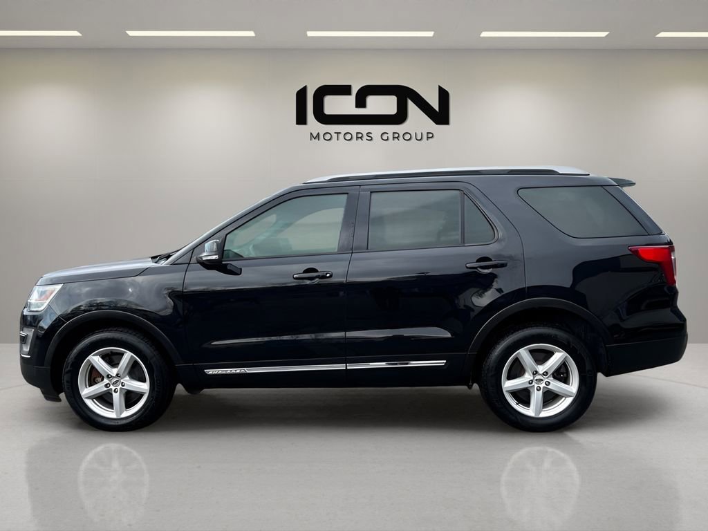 Used 2017 Ford Explorer XLT AWD/4WD image 2