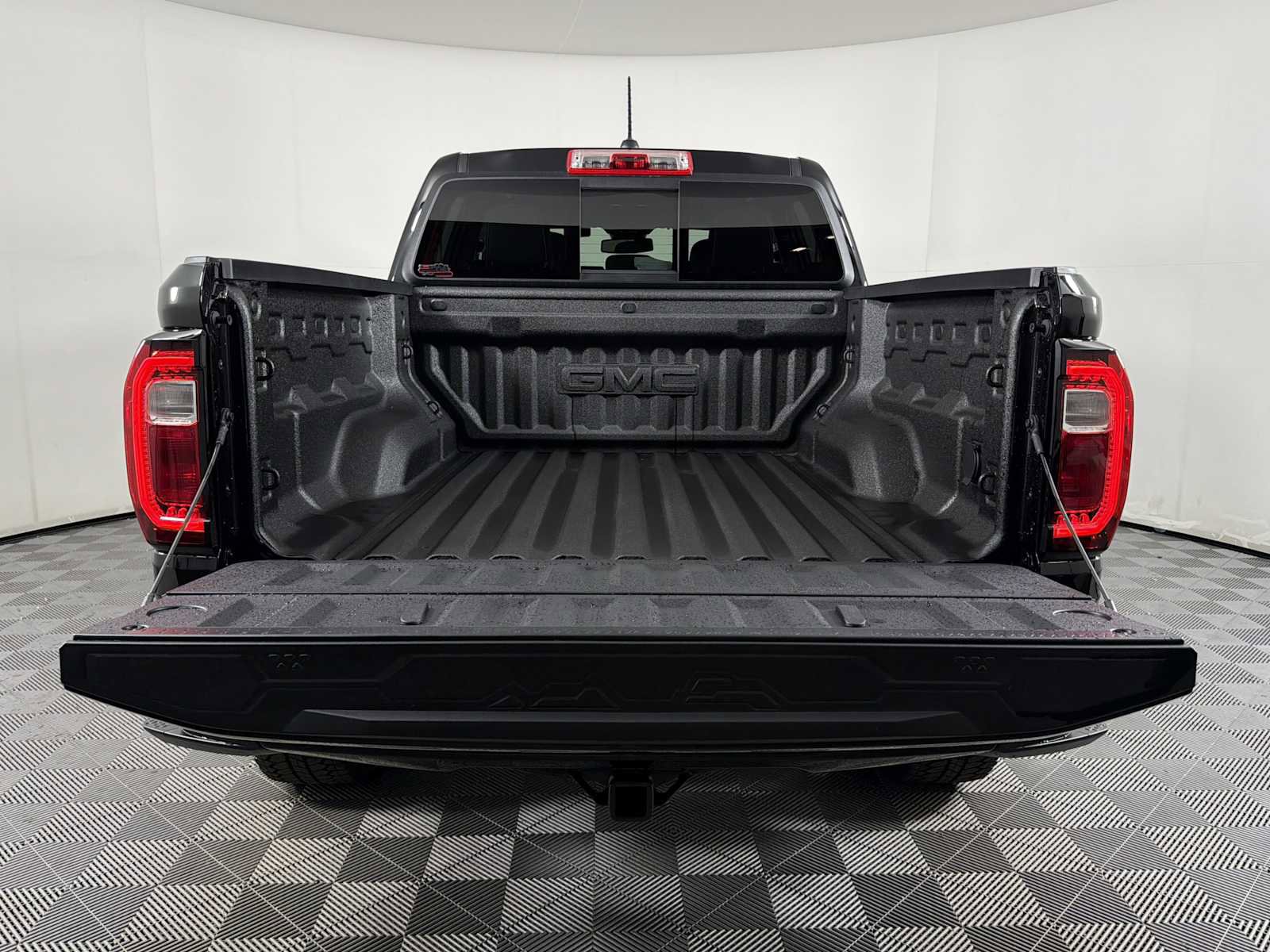 New 2026 GMC Canyon Denali AWD/4WD image 16