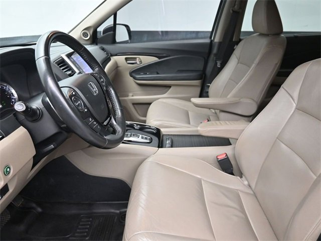 Used 2017 Honda Pilot Touring image 13