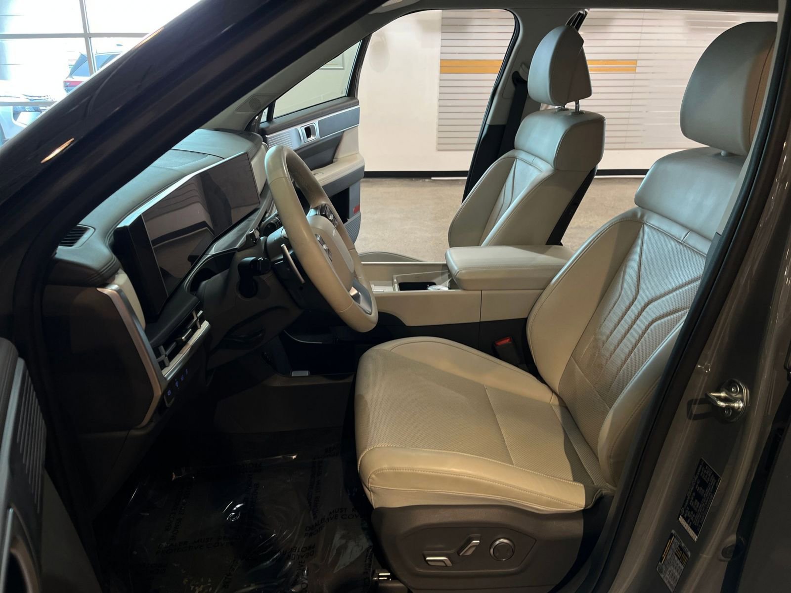 Used 2025 Hyundai Santa Fe SEL AWD/4WD image 28