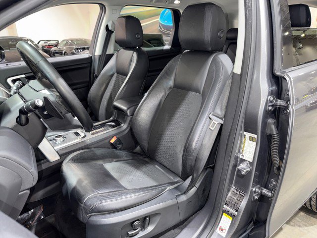 Used 2016 Land Rover Discovery Sport SE image 9